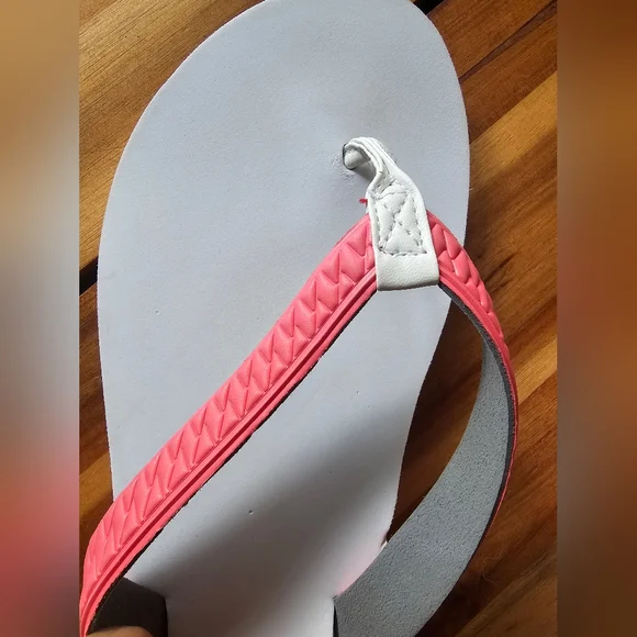 NWOT Authentic American Heritage White and Pink Flip Flops - Picture 5 of 7